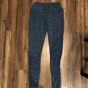 Alphalete Power Surface Leggings *Blue Camo*